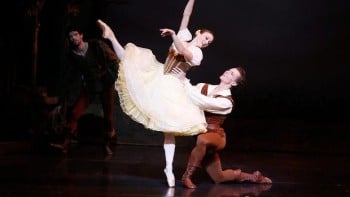 Madeleine Eastoe and Peter Jackson in Giselle. Image by Peter Rae.